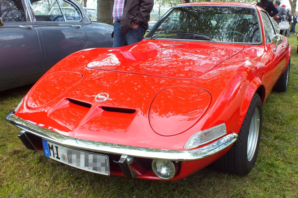 Opel mag ich ja auch nicht so sehr. Aber der GT (und der aktuelle Speedster) sind schick!