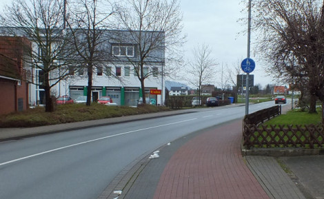 Alter Postweg - Kreisel in Eidinghausen Richtung Dehme