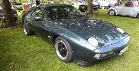 Porsche 928