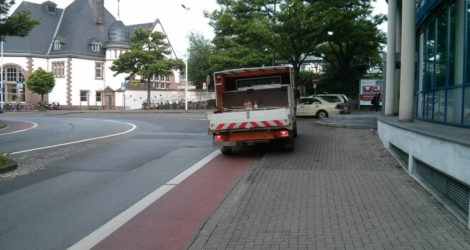 Ach, das ist gar kein Weg für Fahrräder, das ist ein Parkplatz.