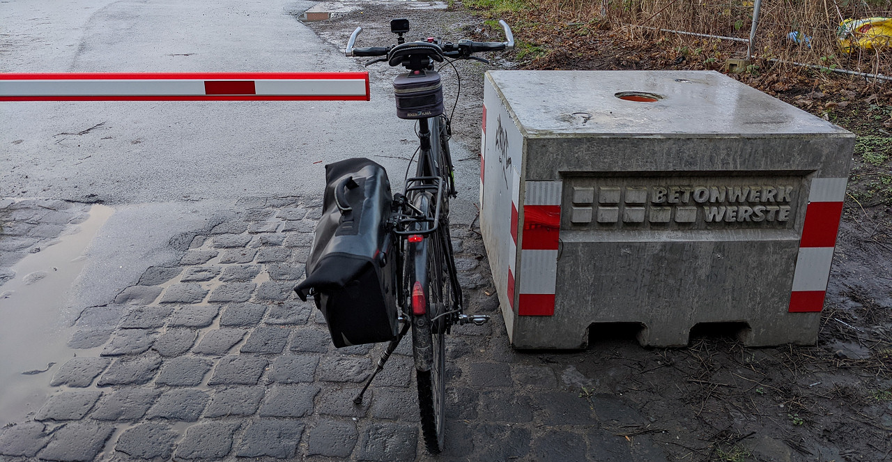 Kein Durchkommen für’s Fahrrad an der Tannenbergstraße