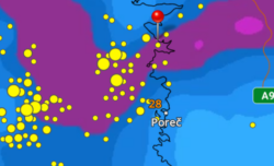 Ein Wetterkarte mit vielen gelben Punkten, welche die Blitzaktivität anzeigen.
